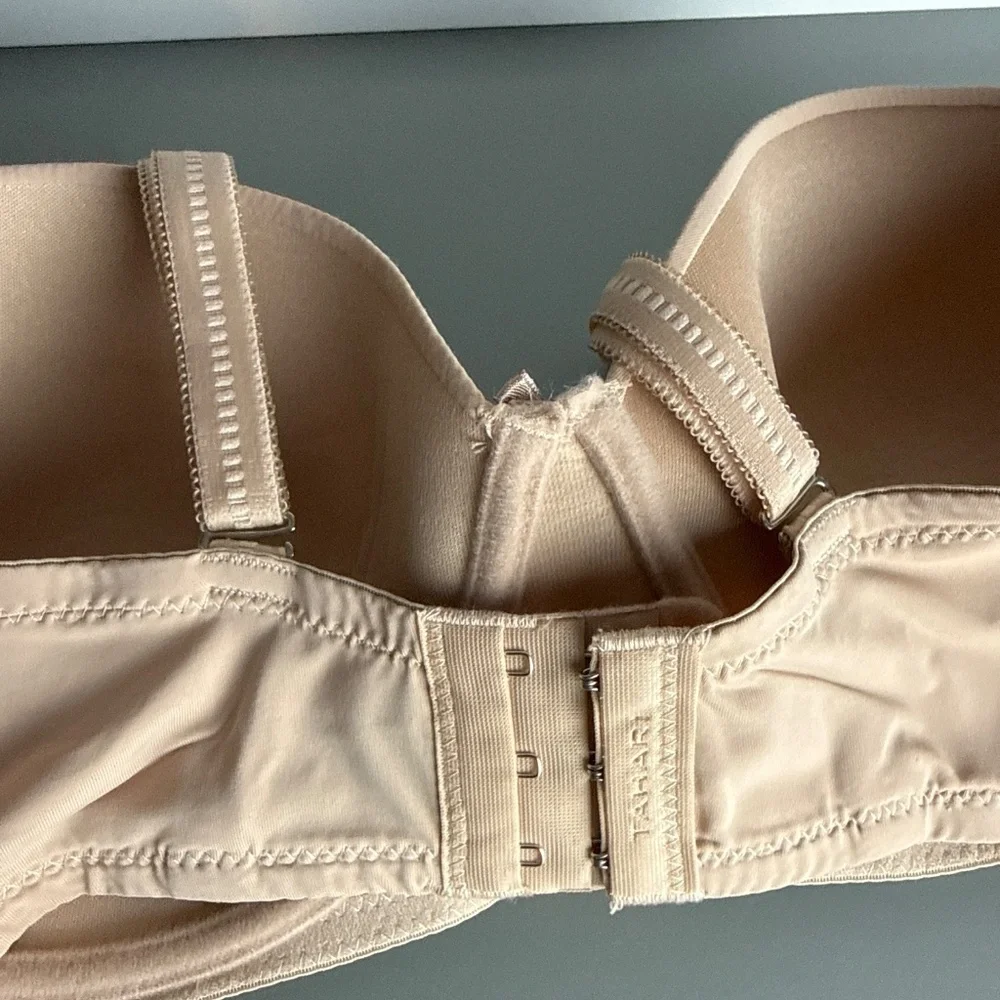 Tahari bra can